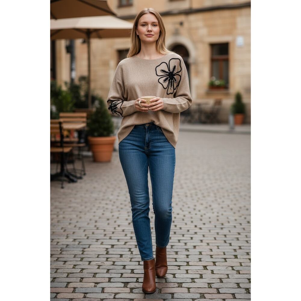 NWT LIV Milano S beige Sweater Embroidery Floral